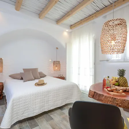 Naxos Island Escape * Πλάκα